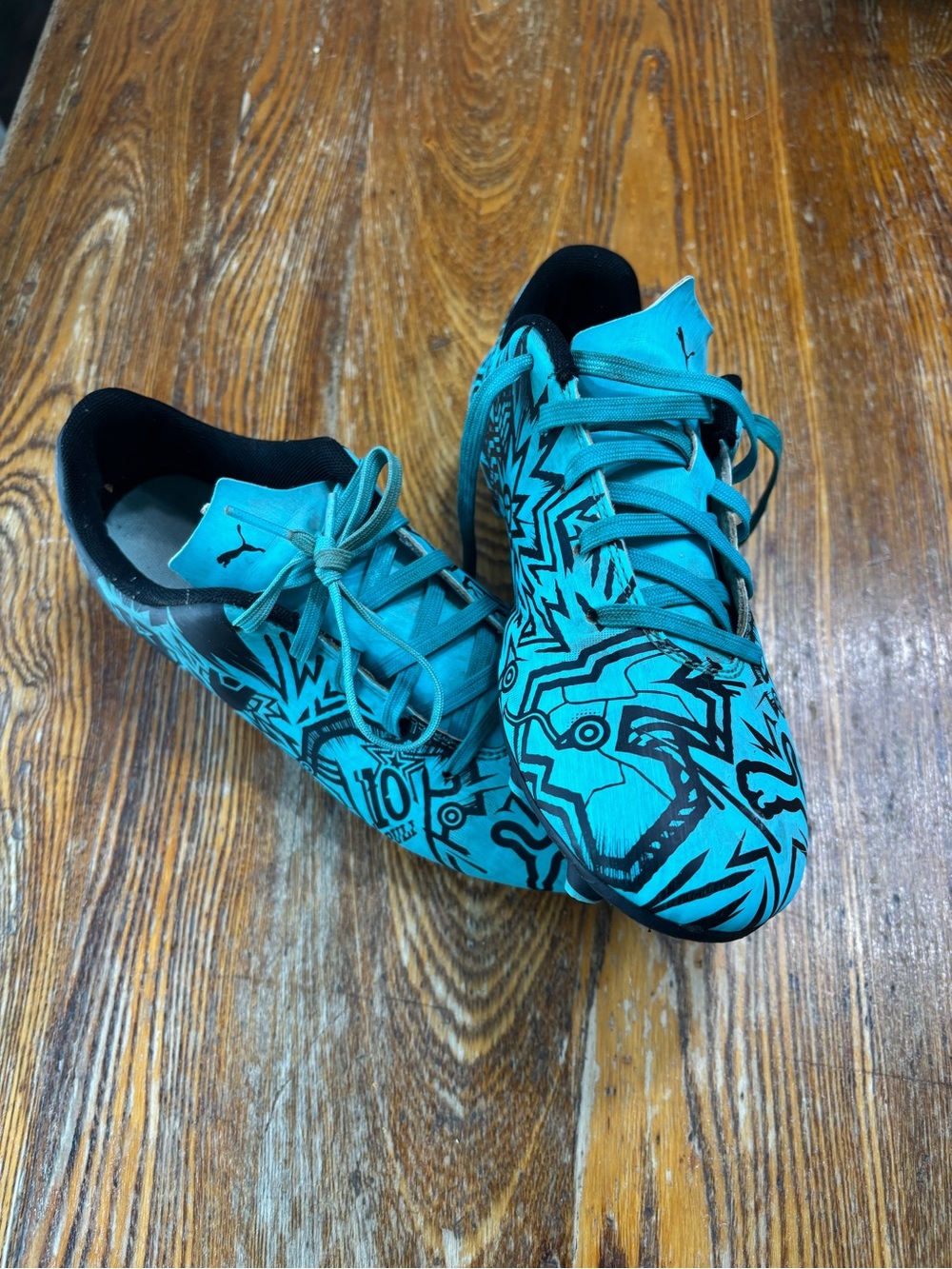 Puma boys Turquoise Graphic Athletic Cleats